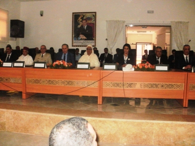 فاطنة الكيحل كاتبة الدولة لدى وزير إعداد التراب الوطني تشرف على تنصيب عامل إقليم الرحامنة. فاطنة الكيحل كاتبة الدولة لدى وزير إعداد التراب الوطني تشرف على تنصيب عامل إقليم الرحامنة.