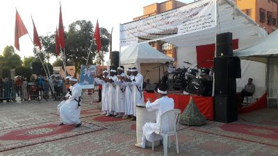 تحت شعار " حبة من رمال صحرائنا هي قطرة من دمائنا" خلدت جمعيات مدنية بابن جرير ذكرى المسيرة الخضراء. تحت شعار " حبة من رمال صحرائنا هي قطرة من دمائنا" خلدت جمعيات مدنية بابن جرير ذكرى المسيرة الخضراء.