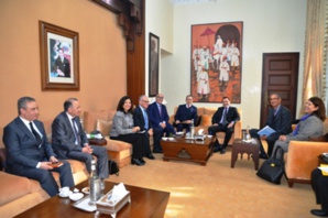 رئيس الحكومة يستقبل رؤساء فرق برلمانية رئيس الحكومة يستقبل رؤساء فرق برلمانية