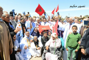 اختتام فعاليات موسم روابط الرحامنة في طبعته الاولى على ايقاع الاهازيج الشعبية المتنوعة وطلقات البارود المدوية. اختتام فعاليات موسم روابط الرحامنة في طبعته الاولى على ايقاع الاهازيج الشعبية المتنوعة وطلقات البارود المدوية.