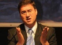 النقابة الوطنية للصحافة المغربية تطالب بإصلاح مستعجل للإعلام النقابة الوطنية للصحافة المغربية تطالب بإصلاح مستعجل للإعلام