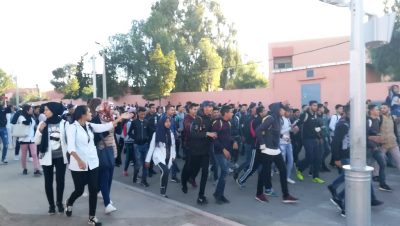 مسيرات احتجاجية للتلاميذ بابن جرير تندد بالتوقيت الدراسي الجديد