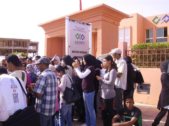 الطلبة المتدربون بمعهد التكنولوجيا التطبيقية بابن جرير في وقفة احتجاجية الطلبة المتدربون بمعهد التكنولوجيا التطبيقية بابن جرير في وقفة احتجاجية