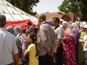 6900 مستفيد من عملية توزيع المواد الغذائية بمناسبة شهر رمضان بعمالة مراكش