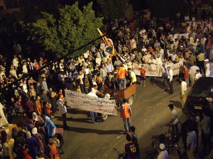 مسيرة تضامنية حاشدة لحركة 20 فبراير بابن جرير .. من أجل المطالبة بإطلاق سراح معتقلي جمعية المعطلين و محاكمة رموز الفساد مسيرة تضامنية حاشدة لحركة 20 فبراير بابن جرير .. من أجل المطالبة بإطلاق سراح معتقلي جمعية المعطلين و محاكمة رموز الفساد