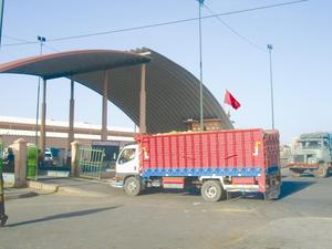 سوق الجملة للخضر والفواكه المسار تسفير نحو القهر والحاجة سوق الجملة للخضر والفواكه المسار تسفير نحو القهر والحاجة