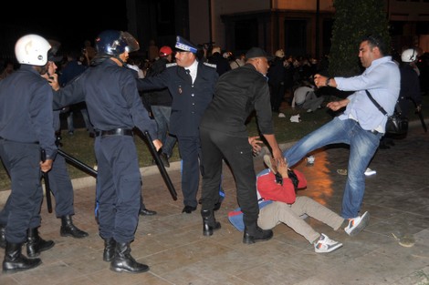 الأطر العليا المعطلة و 20 فبراير في مسيرة ضد البطالة الأطر العليا المعطلة و 20 فبراير في مسيرة ضد البطالة