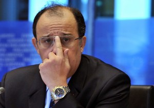 الملك محمد السادس يعين الطيب الفاسي الفهري مستشارا له الملك محمد السادس يعين الطيب الفاسي الفهري مستشارا له
