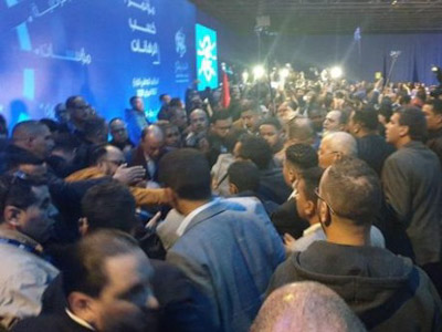 سياسة ملء البطون في مؤتمر التراكتون سياسة ملء البطون في مؤتمر التراكتون