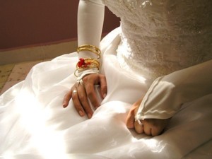 وفاة عروس يمنية جراء تمزق عضوها التناسلي