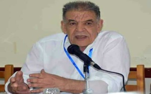 السلطة تنفرد بالمجتمع السلطة تنفرد بالمجتمع