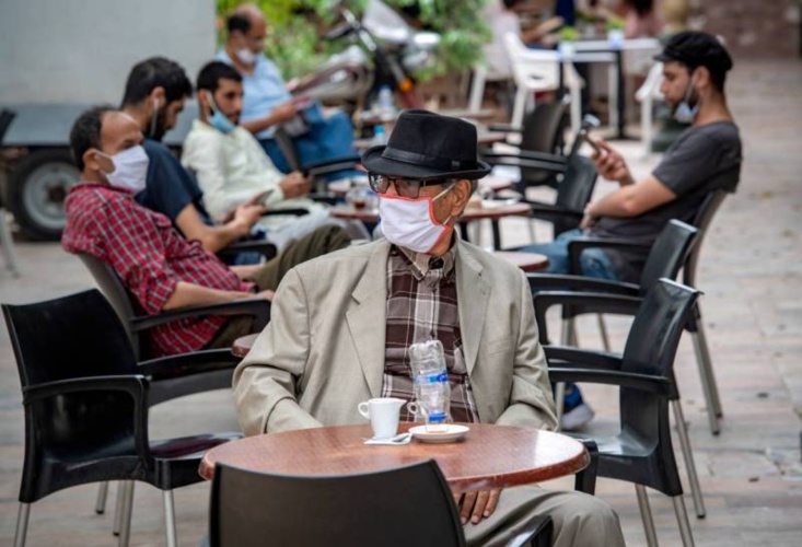 “أرباب المقاهي” يشتكون تعسفات وشطط السلطات المحلية ويطالبون وزير الداخلية وقف اعتداء أعوان وزارته عليهم “أرباب المقاهي” يشتكون تعسفات وشطط السلطات المحلية ويطالبون وزير الداخلية وقف اعتداء أعوان وزارته عليهم