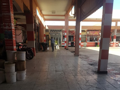 وضعية السوق البلدي اليومي بابن جرير....المسؤولية ملقاة على عاتق المجلس الحضري وضعية السوق البلدي اليومي بابن جرير....المسؤولية ملقاة على عاتق المجلس الحضري