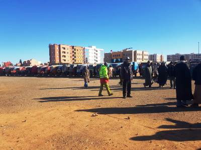 اصحاب الدراجات النارية ثلاثية العجلات "تريبورتور" يحتجون بابن جرير اصحاب الدراجات النارية ثلاثية العجلات "تريبورتور" يحتجون بابن جرير