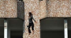عاجل. "فتاة" كانت رفقة نائب وكيل الملك لبنگرير ترمي بنفسها من الطابق الثاني لإحدى القرى السياحية بمراكش عاجل. "فتاة" كانت رفقة نائب وكيل الملك لبنگرير ترمي بنفسها من الطابق الثاني لإحدى القرى السياحية بمراكش