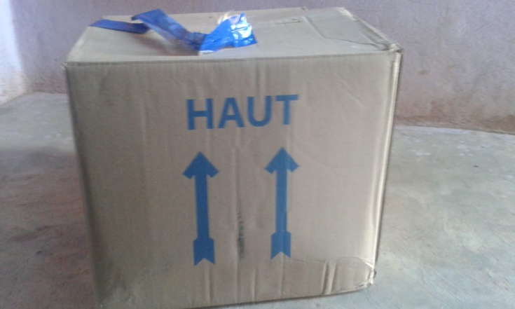 أعضاء من حزب الحمامة بجماعة أولاد املول إقليم الرحامنة....يوزعون مساعدات غدائية على السكان ضدا على القانون أعضاء من حزب الحمامة بجماعة أولاد املول إقليم الرحامنة....يوزعون مساعدات غدائية على السكان ضدا على القانون