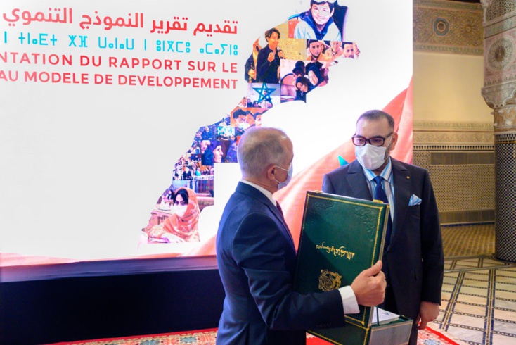 جلالة الملك محمد السادس يترأس بالقصر الملكي بفاس مراسيم التقرير العام الذي أعدته اللجنة الخاصة بالنموذج التنموي