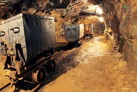 شركة “مناجم” التابعة للهولدنيغ الملكي تبدأ الإنتاج في أكبر منجم للذهب بغينيا شركة “مناجم” التابعة للهولدنيغ الملكي تبدأ الإنتاج في أكبر منجم للذهب بغينيا