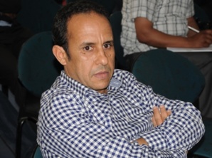 اعتقال الصحافي علي أنوزلا مدير موقع ' لكم' لنشره شريطا منسوبا لـ 'القاعدة' اعتقال الصحافي علي أنوزلا مدير موقع ' لكم' لنشره شريطا منسوبا لـ 'القاعدة'