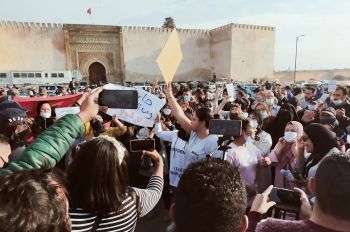 وقفات احتجاجية في عدة مدن مغربية رافضة لقرار فرض "جواز التلقيح "