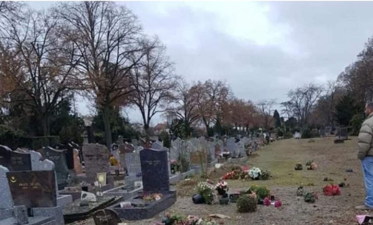 قبور المسلمين تدنس وتخرب في فرنسا. قبور المسلمين تدنس وتخرب في فرنسا.