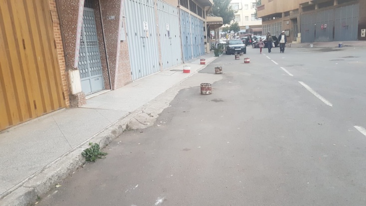  سكان يحتلون أماكن عمومية تحت أنظار السلطات والجهات المختصة.