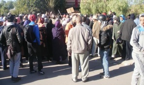 مسيرة غضب حاشدة بابن جرير لفعاليات المجتمع المدني : استنكارا لتجاوزات مصلحة الكهرباء مسيرة غضب حاشدة بابن جرير لفعاليات المجتمع المدني : استنكارا لتجاوزات مصلحة الكهرباء