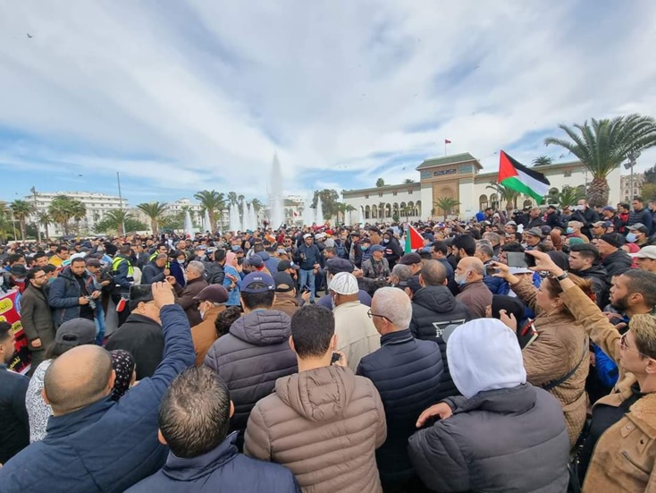 غلاء الأسعار يخرج نشطاء للاحتجاج في الذكرى الـ11 لحركة 20 فبراير غلاء الأسعار يخرج نشطاء للاحتجاج في الذكرى الـ11 لحركة 20 فبراير