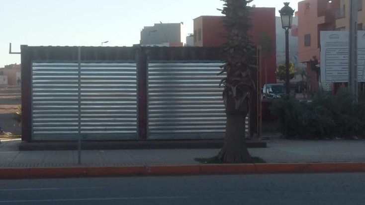 أكشاك لا تتوفر على أدنى مبرر لتواجدها بارصفة شوارع مدينة ابن جرير.....!   أكشاك لا تتوفر على أدنى مبرر لتواجدها بارصفة شوارع مدينة ابن جرير.....!