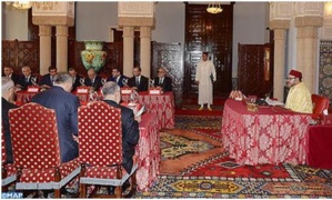 جلالة الملك يترأس مجلسا للوزراء جلالة الملك يترأس مجلسا للوزراء
