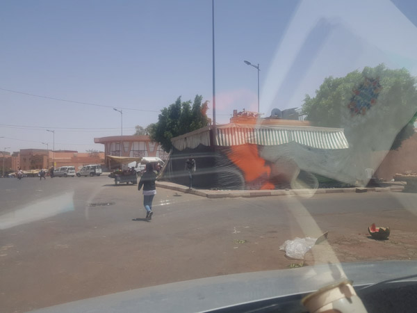 السلطات تضييق الخناق على الفراشة...وتستمر فوضى احتلال الملك العمومي بابن جرير... السلطات تضييق الخناق على الفراشة...وتستمر فوضى احتلال الملك العمومي بابن جرير...
