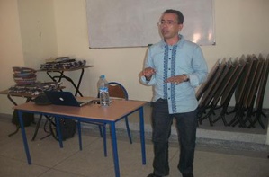 في اليوم الثاني من الدورة التكوينية للصحافة بابن جرير ورشات تكوينية حول صحافة التحقيق و الروبورطاج في اليوم الثاني من الدورة التكوينية للصحافة بابن جرير ورشات تكوينية حول صحافة التحقيق و الروبورطاج