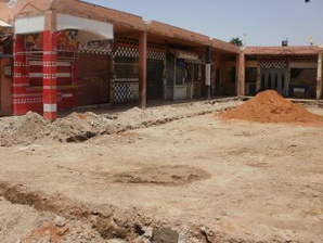 تجاوزات تشوب أشغال مشروع تهيئة السوق المركزي بابن جرير ... عند بدايتها تجاوزات تشوب أشغال مشروع تهيئة السوق المركزي بابن جرير ... عند بدايتها