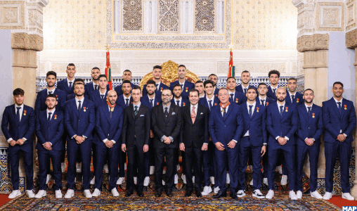 جلالة الملك يستقبل أعضاء المنتخب الوطني لكرة القدم ويوشحهم بأوسمة ملكية جلالة الملك يستقبل أعضاء المنتخب الوطني لكرة القدم ويوشحهم بأوسمة ملكية