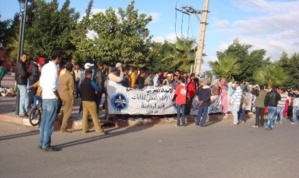 الفراشة بابن جرير ينظمون وقفة احتجاجية..مطالبين بقانون يحميهم الفراشة بابن جرير ينظمون وقفة احتجاجية..مطالبين بقانون يحميهم