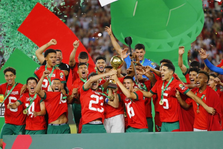 الملك محمد السادس يهنئ أعضاء المنتخب المغربي الأولمبي على تتويجهم بكأس إفريقيا 2023