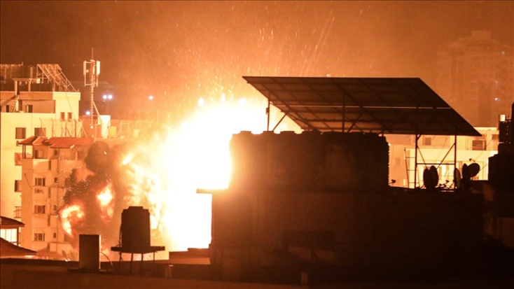 مئات القتلى بعد قصف إسرائيل مستشفى بغزة مئات القتلى بعد قصف إسرائيل مستشفى بغزة