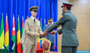 صاحب السمو الملكي ولي العهد الأمير مولاي الحسن يترأس بالقنيطرة حفل تخرج الفوج 24 للسلك العالي للدفاع والفوج 58 لسلك الأركان صاحب السمو الملكي ولي العهد الأمير مولاي الحسن يترأس بالقنيطرة حفل تخرج الفوج 24 للسلك العالي للدفاع والفوج 58 لسلك الأركان