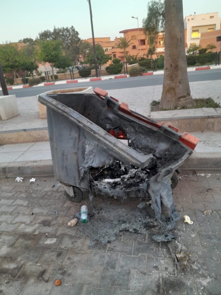 عندما تصل الأمور إلى حد سرقة وتخريب حاويات الازبال بابن جرير....ايها الساده المتفرجون على مايجري...! عندما تصل الأمور إلى حد سرقة وتخريب حاويات الازبال بابن جرير....ايها الساده المتفرجون على مايجري...!