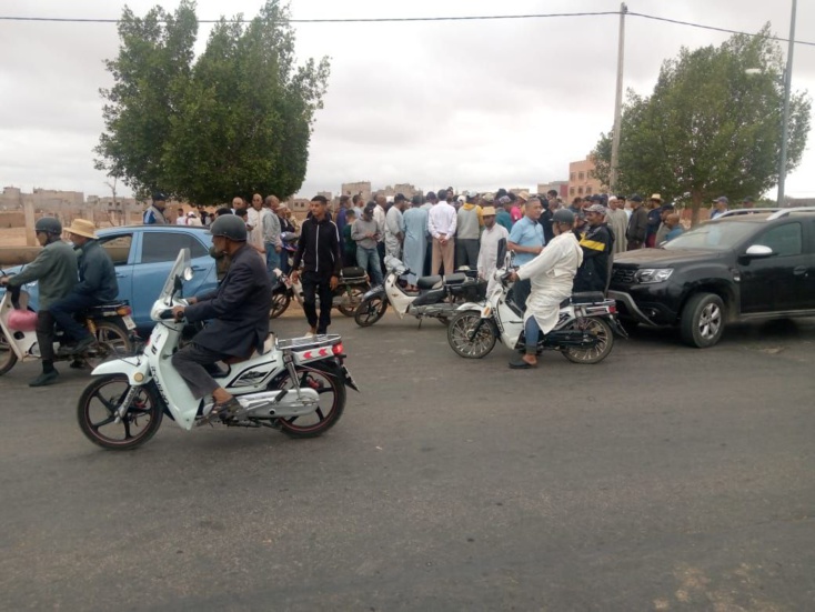 ساكنة المربوح وا ولاد الشرقي وميات يحتجون أمام قيادة اهل الغابة ساكنة المربوح وا ولاد الشرقي وميات يحتجون أمام قيادة اهل الغابة