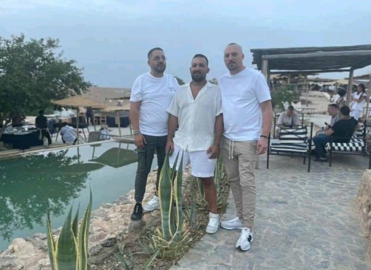 جندي صهيوني يقضي عطلته في مراكش ترافقه احتجاجات غاضبة.. ويحمان: يجب تسليمه للعدالة باعتباره “إرهابيا” (صور وفيديو) جندي صهيوني يقضي عطلته في مراكش ترافقه احتجاجات غاضبة.. ويحمان: يجب تسليمه للعدالة باعتباره “إرهابيا” (صور وفيديو)