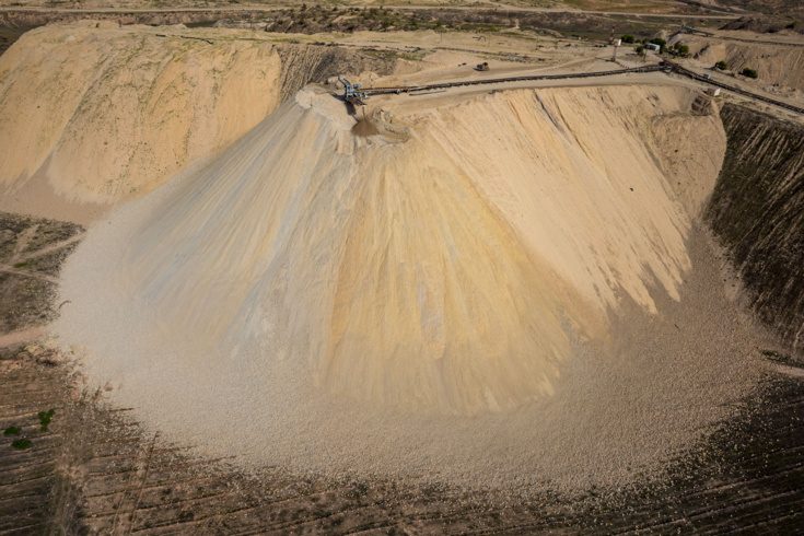 إقليم خريبكة: العاصمة العالمية للفوسفاط ومنجم الذهب الأبيض يتعرض للتهميش والبطالة ويتعثر في التنمية إقليم خريبكة: العاصمة العالمية للفوسفاط ومنجم الذهب الأبيض يتعرض للتهميش والبطالة ويتعثر في التنمية