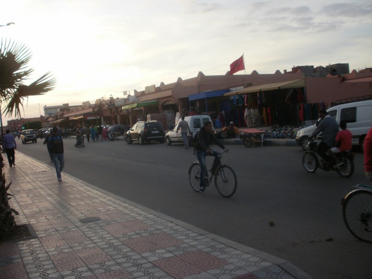 حقيقة ابن جرير المحتلة....تجارة سوداء في الشارع العام حقيقة ابن جرير المحتلة....تجارة سوداء في الشارع العام