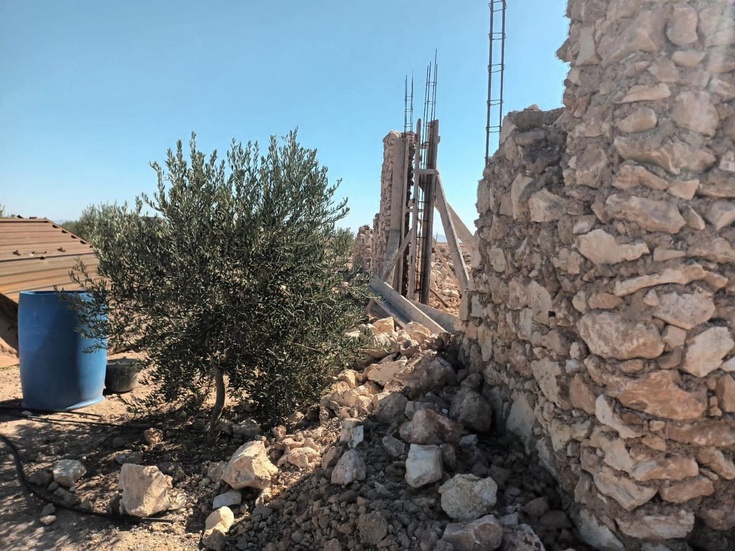 قائد نزالة لعظم بإقليم الرحامنة....خارج المفهوم الجديد السلطة قائد نزالة لعظم بإقليم الرحامنة....خارج المفهوم الجديد السلطة