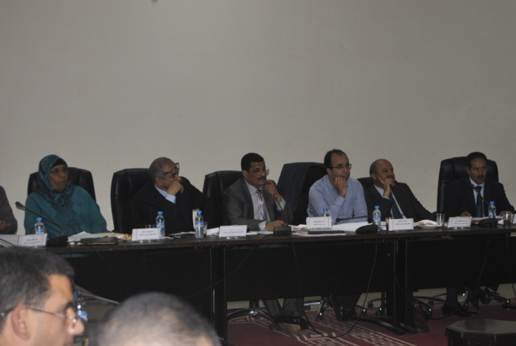 المجلس الحضري لابن جرير يصادق بالاجماع على القانون الداخلي...والمادة 43 منه مخالفة للدستور. المجلس الحضري لابن جرير يصادق بالاجماع على القانون الداخلي...والمادة 43 منه مخالفة للدستور.