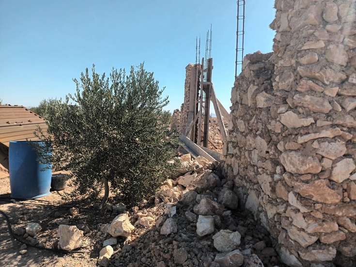 قائد قيادة لوطى بجماعة انزالة لعظم اقليم الرحامنة يشعل احتجاجات المواطنين قائد قيادة لوطى بجماعة انزالة لعظم اقليم الرحامنة يشعل احتجاجات المواطنين