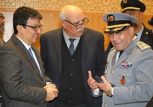 ابن جرير:  تكريم مستحق لوالي الامن عمر الخمري.....وعبد الكبير مستلم رئيسا لامن ابن جرير بالنيابة تتويجا لمسيرة الرجل المهنية ابن جرير:  تكريم مستحق لوالي الامن عمر الخمري.....وعبد الكبير مستلم رئيسا لامن ابن جرير بالنيابة تتويجا لمسيرة الرجل المهنية