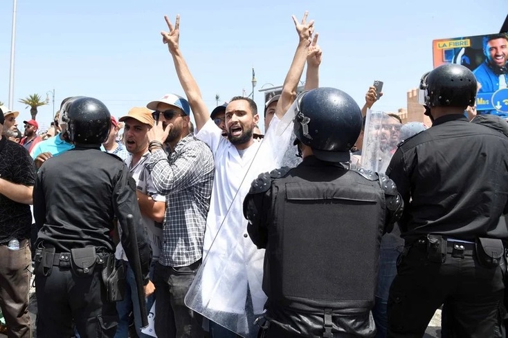 “هيومن رايتس ووتش”: السلطات المغربية تواصل قمع حرية التعبير والاحتجاج وانتهاك حقوق المهاجرين
