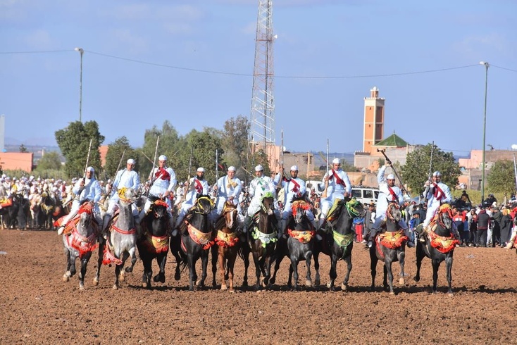 اكثر من 500 فارس من مختلف تراب المملكة يشاركون في النسخة السادسة والعشرين لموسم الولي الصالح سيدي رحال البودالي اكثر من 500 فارس من مختلف تراب المملكة يشاركون في النسخة السادسة والعشرين لموسم الولي الصالح سيدي رحال البودالي