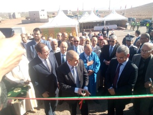 عامل اقليم قلعة السراغنة هشام السماحي يدشن محطة متنقلة لإزالة الاملاح المعدنية بالملحق الجماعي سيدي عيسى امحمد التومي بالجماعة الترابية سيدي عيسى بن سليمان بإقليم قلعة السراغنة في إطار صفقة تفاوضية بغلاف مالي بلغ 10 مليون درهم عامل اقليم قلعة السراغنة هشام السماحي يدشن محطة متنقلة لإزالة الاملاح المعدنية بالملحق الجماعي سيدي عيسى امحمد التومي بالجماعة الترابية سيدي عيسى بن سليمان بإقليم قلعة السراغنة في إطار صفقة تفاوضية بغلاف مالي بلغ 10 مليون درهم